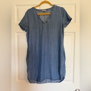 Loft Blue Denim Jean Dress Short Sleeve V Neck size S with pockets